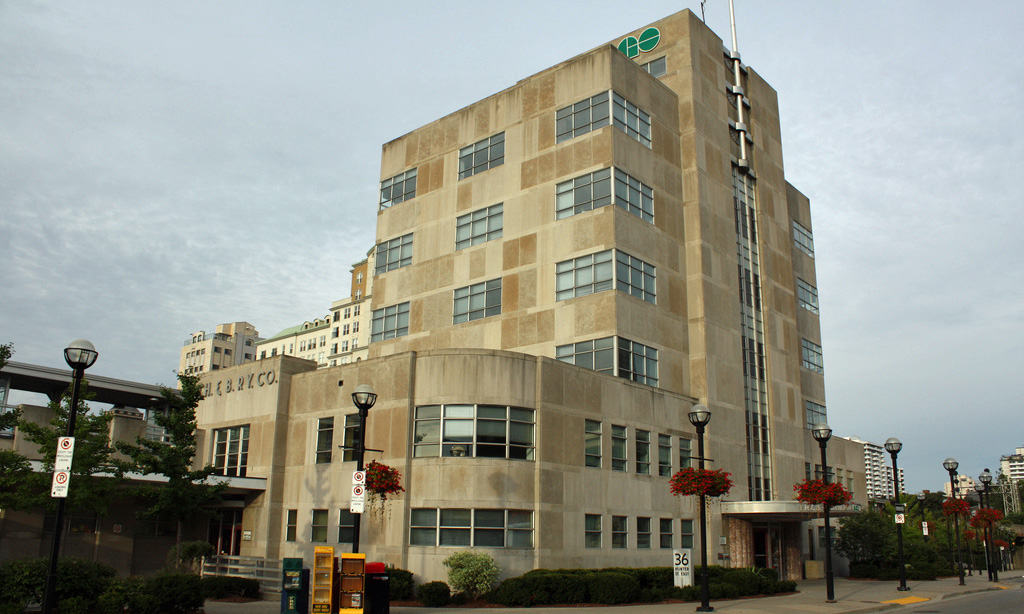 Exterior oblique view on Hunter Street East - Flickr Richard Spiegelman