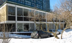 Side elevation highlighting both the upper and lower storeys fronting onto the treed escarpment