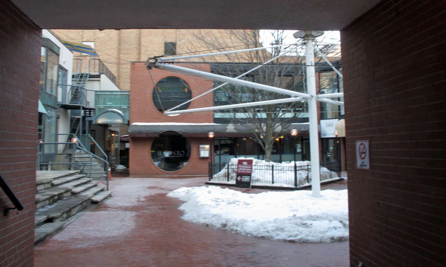 Entering the interior courtyard from Yorkville Avenue
